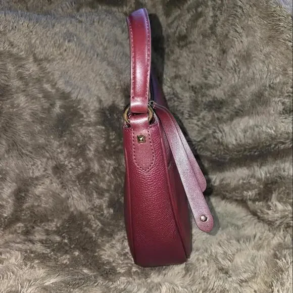 Michael Kors Dover Leather - Picture 2 of 6